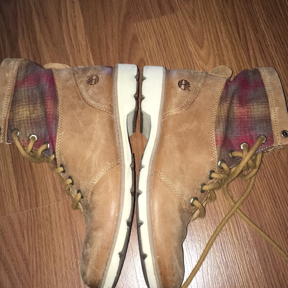 Boots - Picture 3 of 4